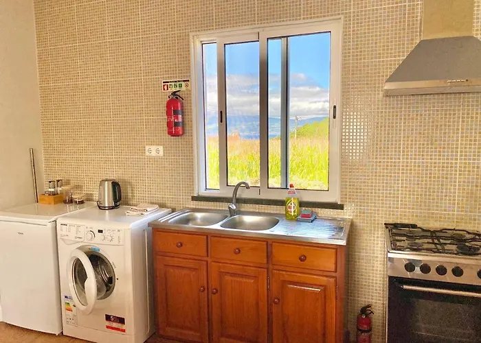 Sunshine House No.2 * Madalena (Azores)